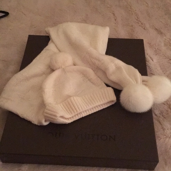 Louis Vuitton hat and scarf set new w/o tags - Picture 6 of 7